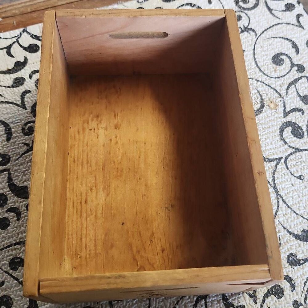 Disney Mickey Mouse Mini Crate - Picture 5 of 6